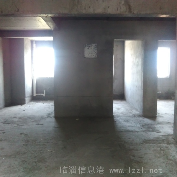 大順南區(qū)6樓115平三室二廳毛坯 帶地下室車位106萬