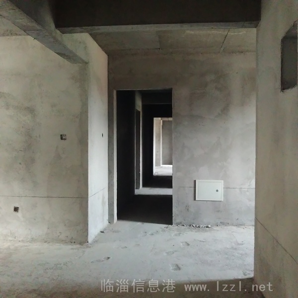 大順南區(qū)6樓115平三室二廳毛坯 帶地下室車位106萬