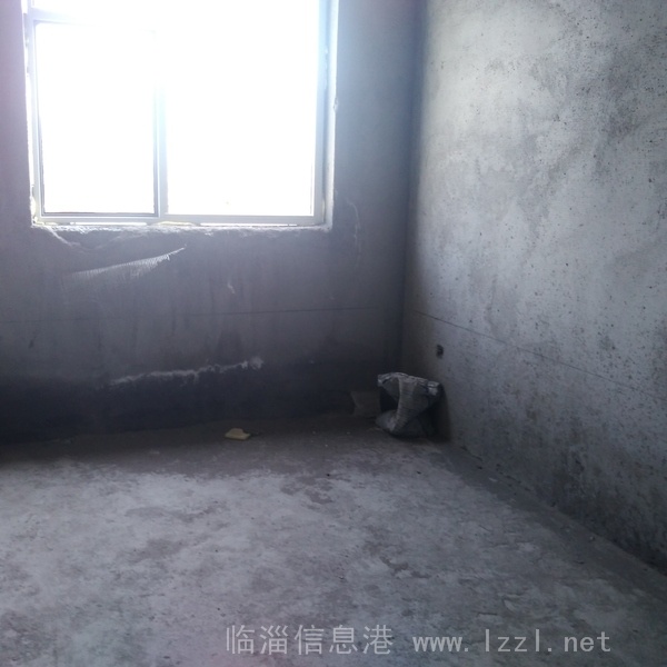 大順南區(qū)6樓115平三室二廳毛坯 帶地下室車位106萬