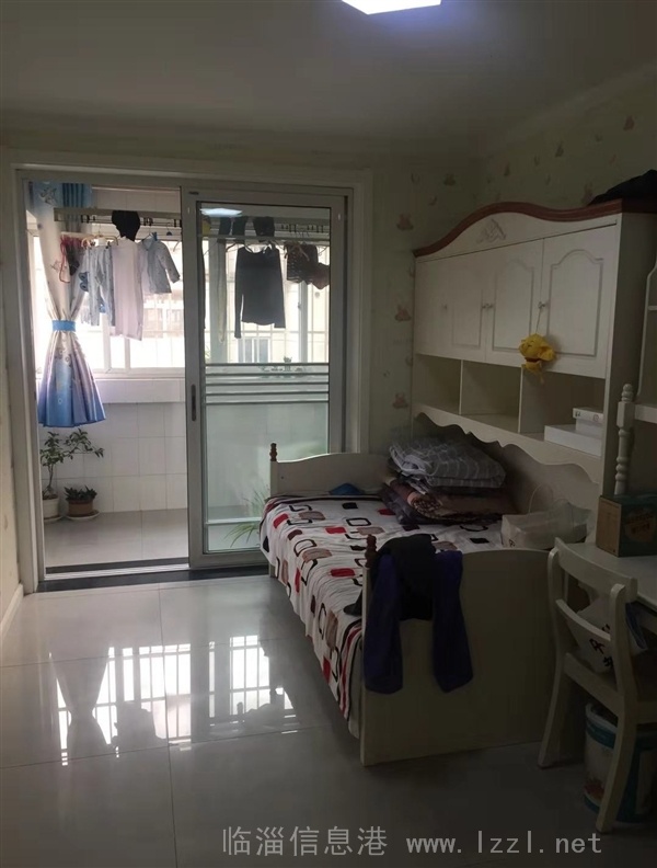 出售光明小區(qū)北區(qū)住房一套