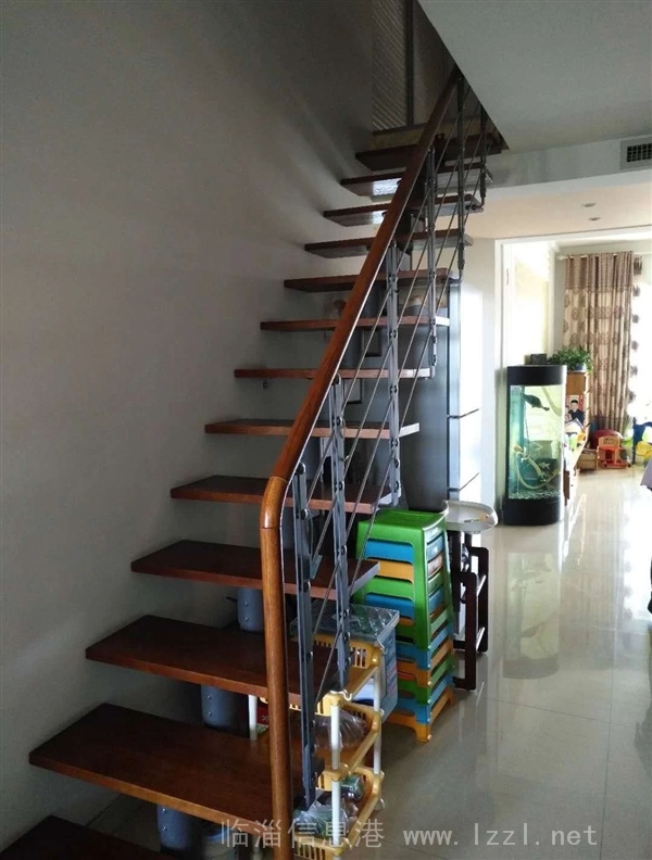 鳳凰城7樓三室兩廳精裝電梯房帶室內閣樓低價出售