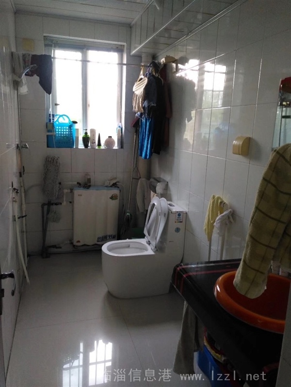 實(shí)圖拍攝,齊都花園三室兩廳精裝修出售