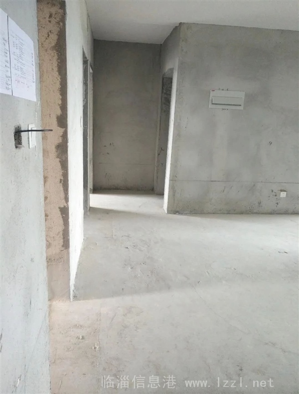 淄江D區(qū)高檔復(fù)式房,此房可遇不可求。