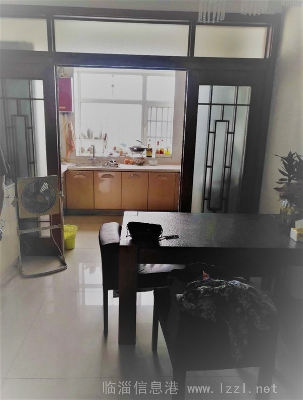 淄江花園復(fù)式房 210平 4室2廳 精裝房 帶大露臺(tái)