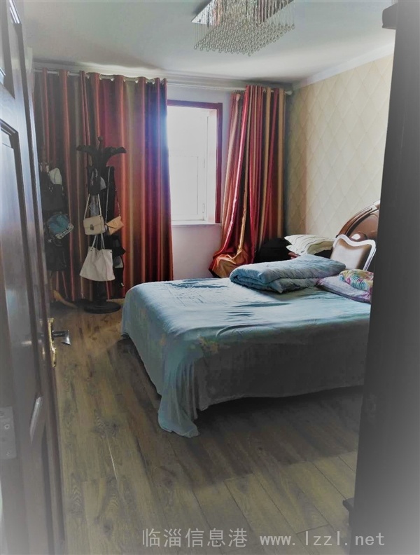 淄江花園復(fù)式房 210平 4室2廳 精裝房 帶大露臺(tái)