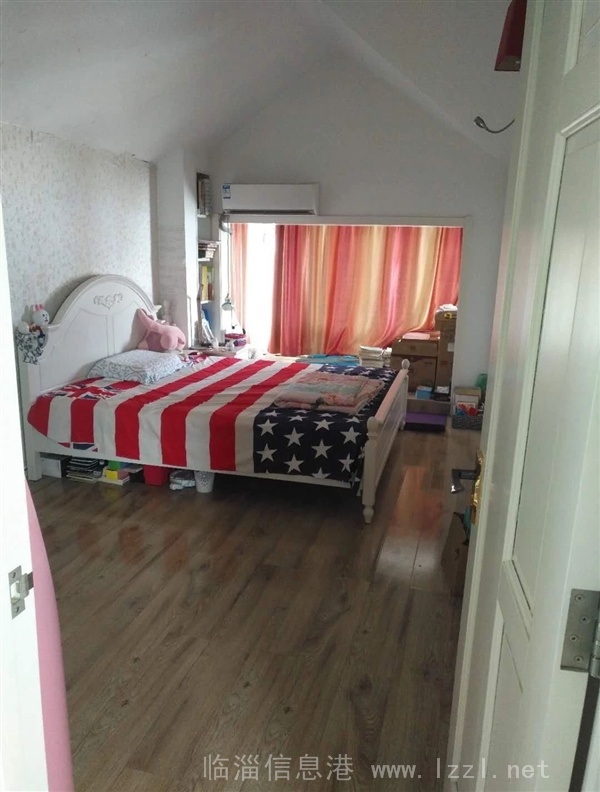 淄江花園復(fù)式房 210平 4室2廳 精裝房 帶大露臺(tái)