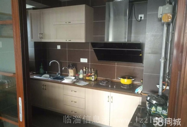 實驗小學門口的三室兩廳精裝電梯房證全可貸款