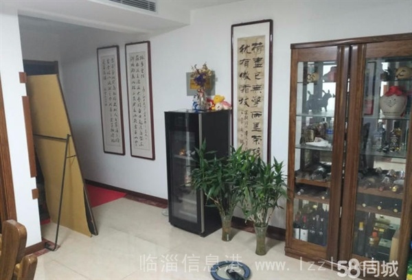 實驗小學門口的三室兩廳精裝電梯房證全可貸款