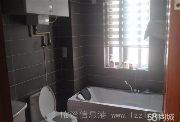 實驗小學門口的三室兩廳精裝電梯房證全可貸款