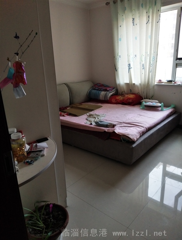 盛世豪庭3樓豪華三室兩廳兩衛精裝出售,實圖拍攝