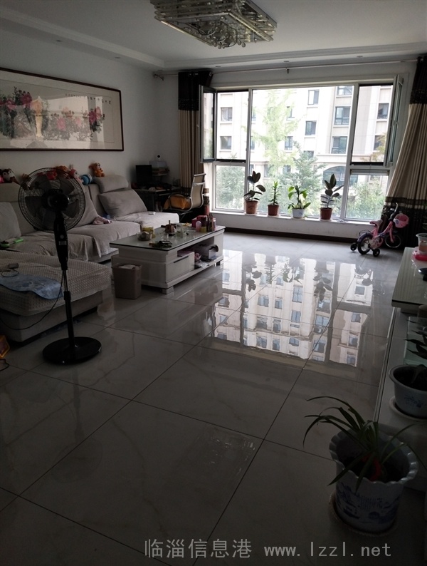 盛世豪庭3樓豪華三室兩廳兩衛精裝出售,實圖拍攝