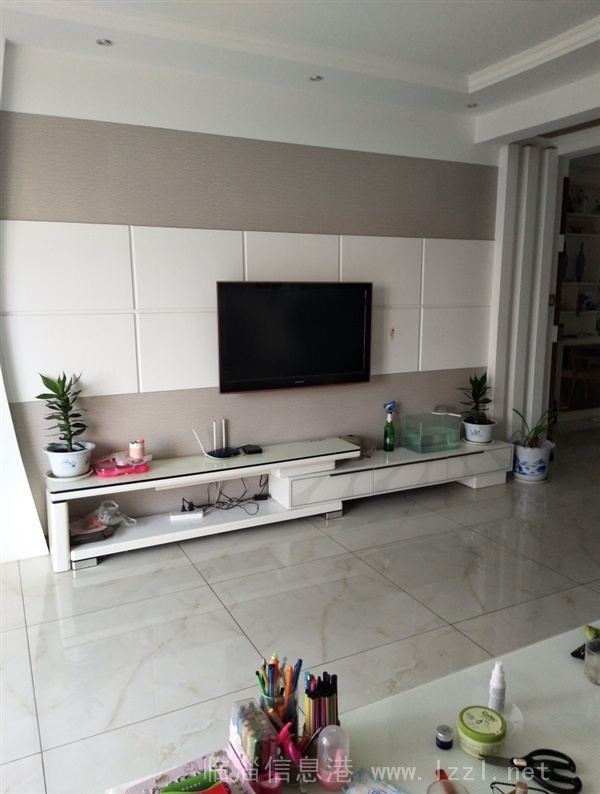 盛世豪庭3樓豪華三室兩廳兩衛精裝出售,實圖拍攝