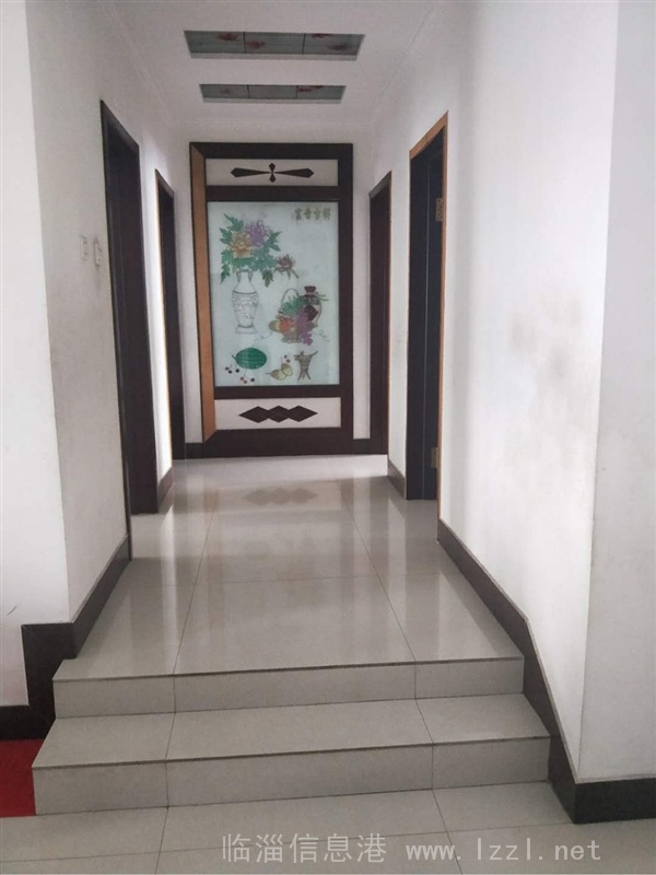 誠心出售 三星4樓 南北通透 錯層的格局