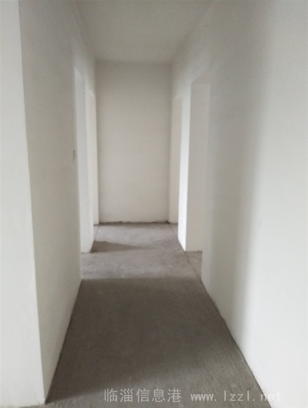 齊興花園2樓,三室兩廳,想怎么裝修就怎么裝修