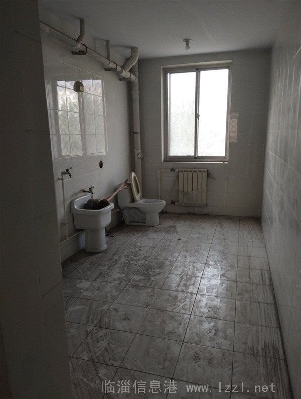 齊興花園2樓,三室兩廳,想怎么裝修就怎么裝修