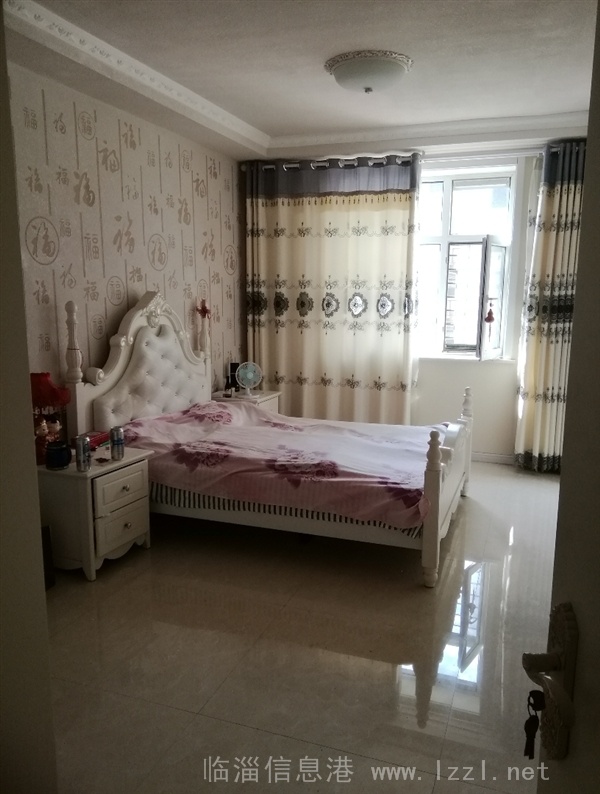 盛世豪庭4樓、多層電梯房、舒適大三室、誠(chéng)心出售