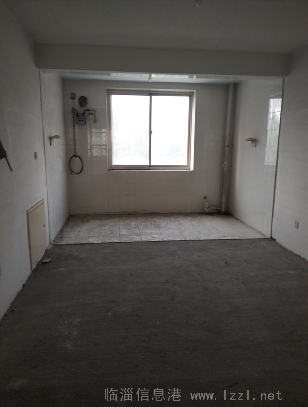 齊興花園2樓,三室兩廳,想怎么裝修就怎么裝修