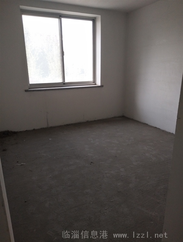 齊興花園2樓,三室兩廳,想怎么裝修就怎么裝修