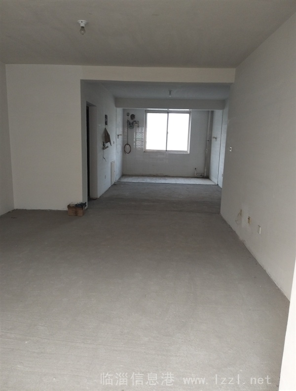 齊興花園2樓,三室兩廳,想怎么裝修就怎么裝修