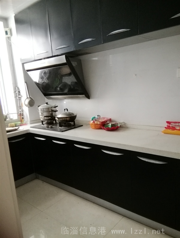 盛世豪庭4樓、多層電梯房、舒適大三室、誠(chéng)心出售