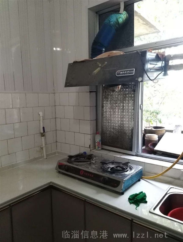 二化一區(qū)四樓頂出售