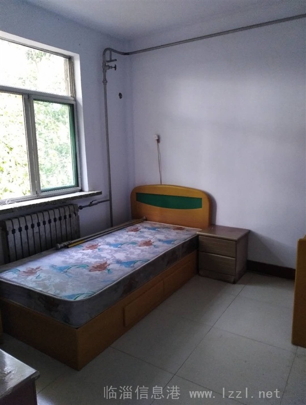 二化一區(qū)四樓頂出售