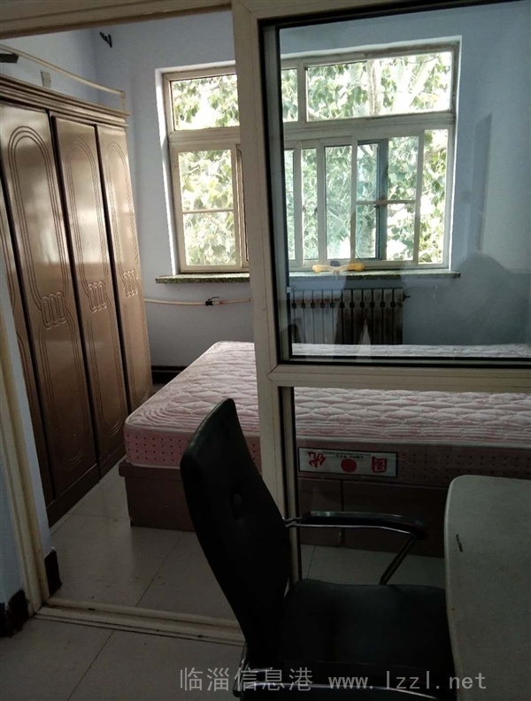 二化一區(qū)四樓頂出售