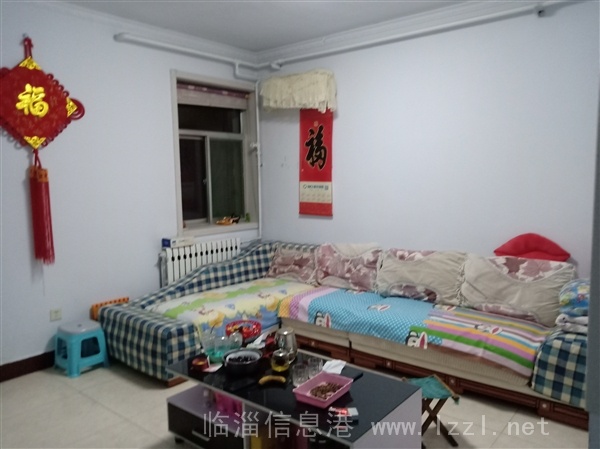 勇士東生活區(qū)六樓三室一廳