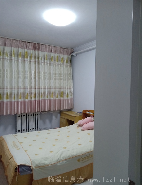 勇士東生活區(qū)六樓三室一廳