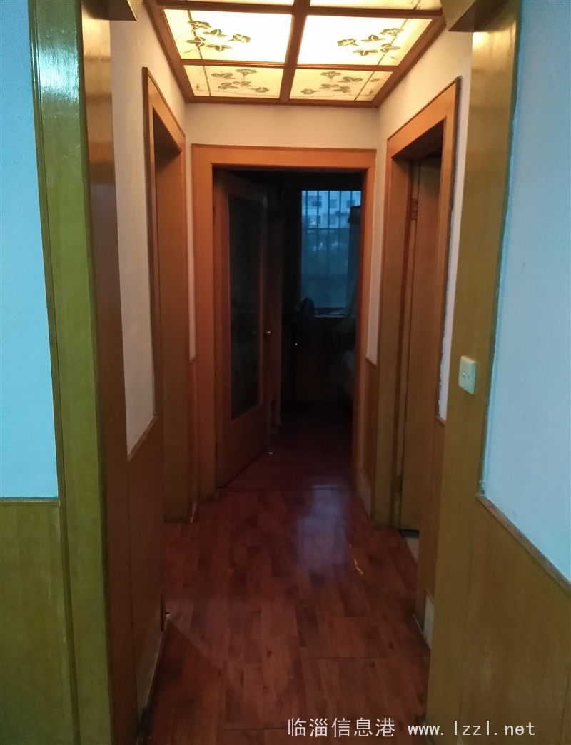 金茵小區(qū)3樓急售