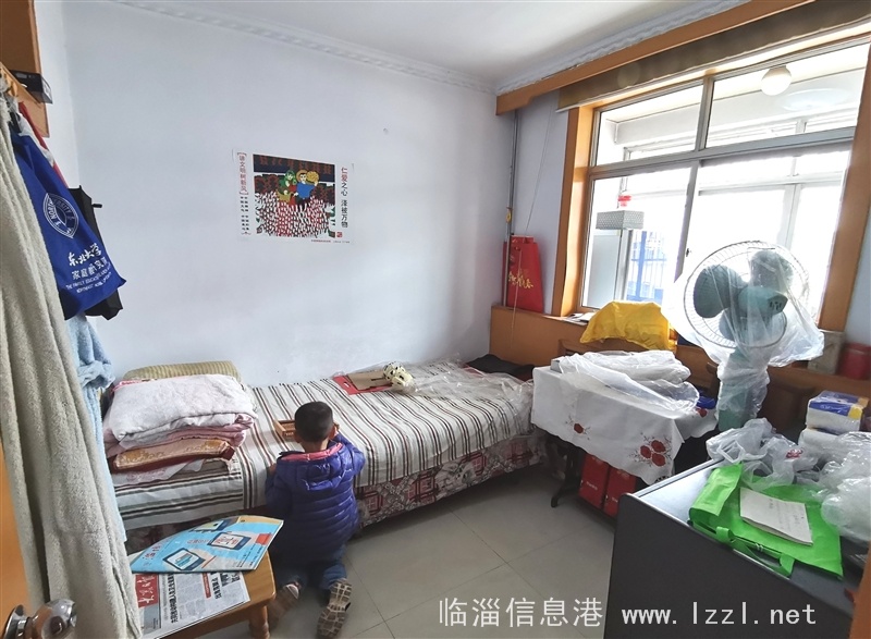 勇士東四樓 82平三室一廳 帶車儲72萬可議