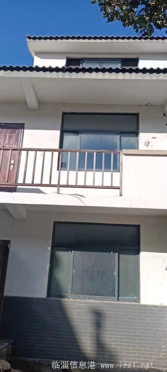 博山區(qū)源泉鎮(zhèn)山水居小區(qū)獨(dú)院樓房出售