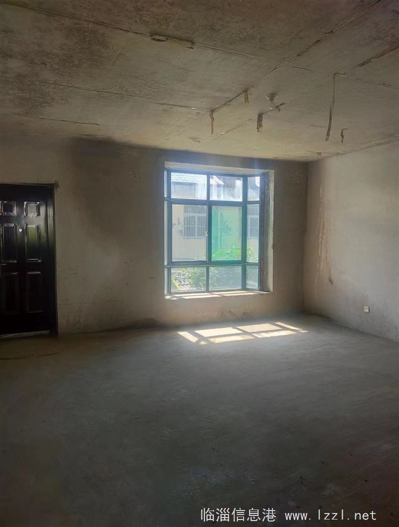 博山區(qū)源泉鎮(zhèn)山水居小區(qū)獨(dú)院樓房出售